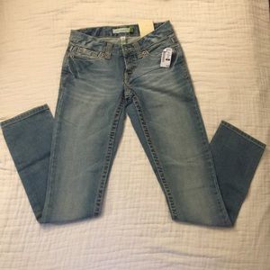 Aeropostale Bayla Skinny Leg Jean, Light Wash 00R